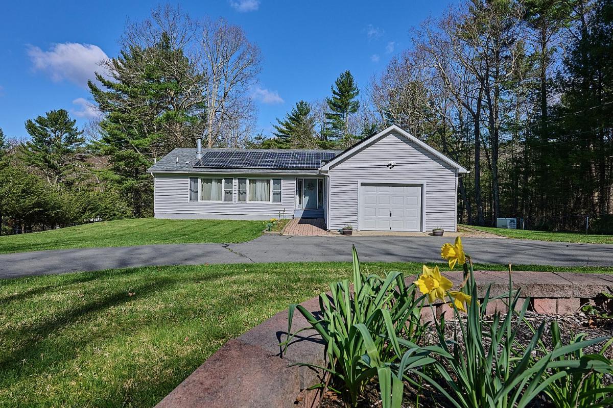 Experience Nature and Comfort in the Catskills - Housity