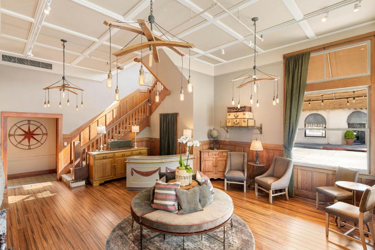 Sonoma Hotel - Housity