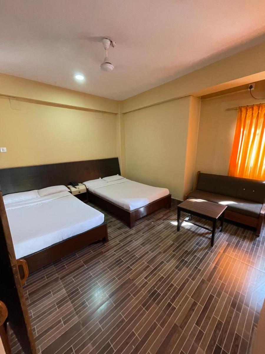 Hotel Vajra Inn & Apartments - Hizvo