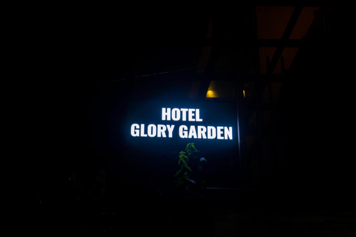 Hotel Glory Garden - Housity