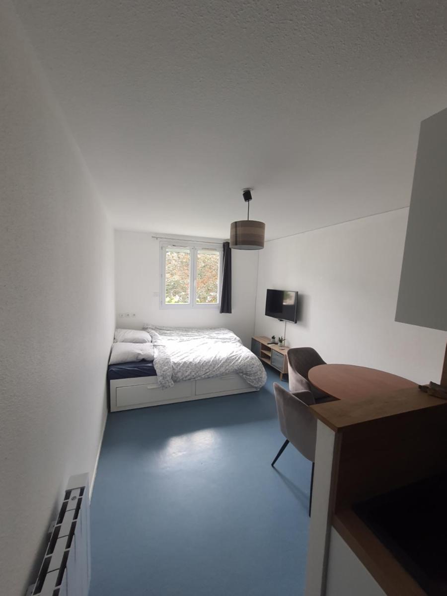 Studio dans résidence Gauguin pour location courte durée et étudiants parking gratuit - Housity