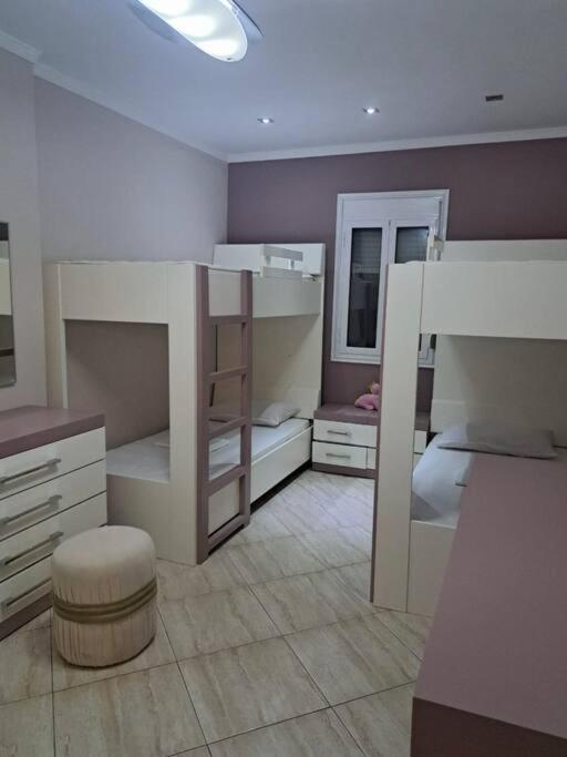 Family flat in Saranda - Housity