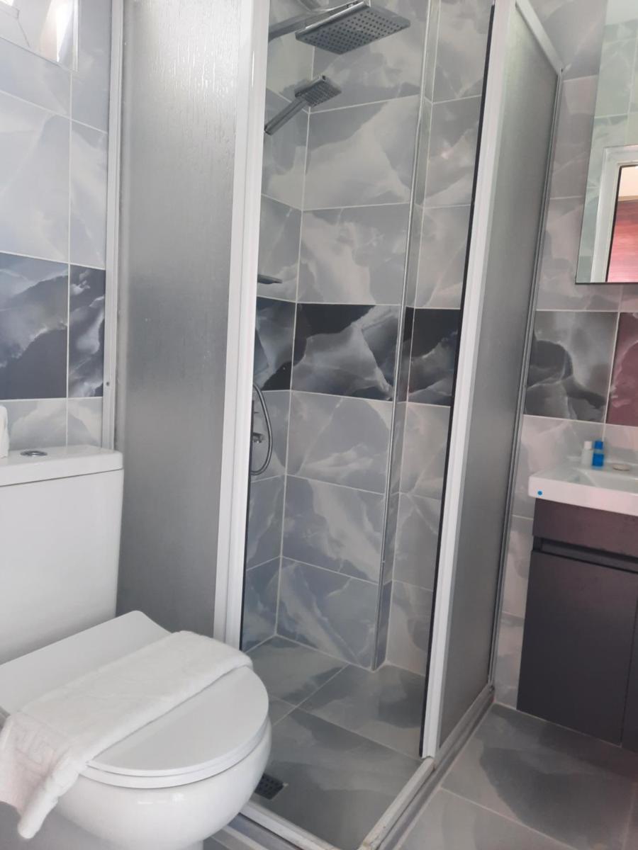 Uyum Hotel - Housity