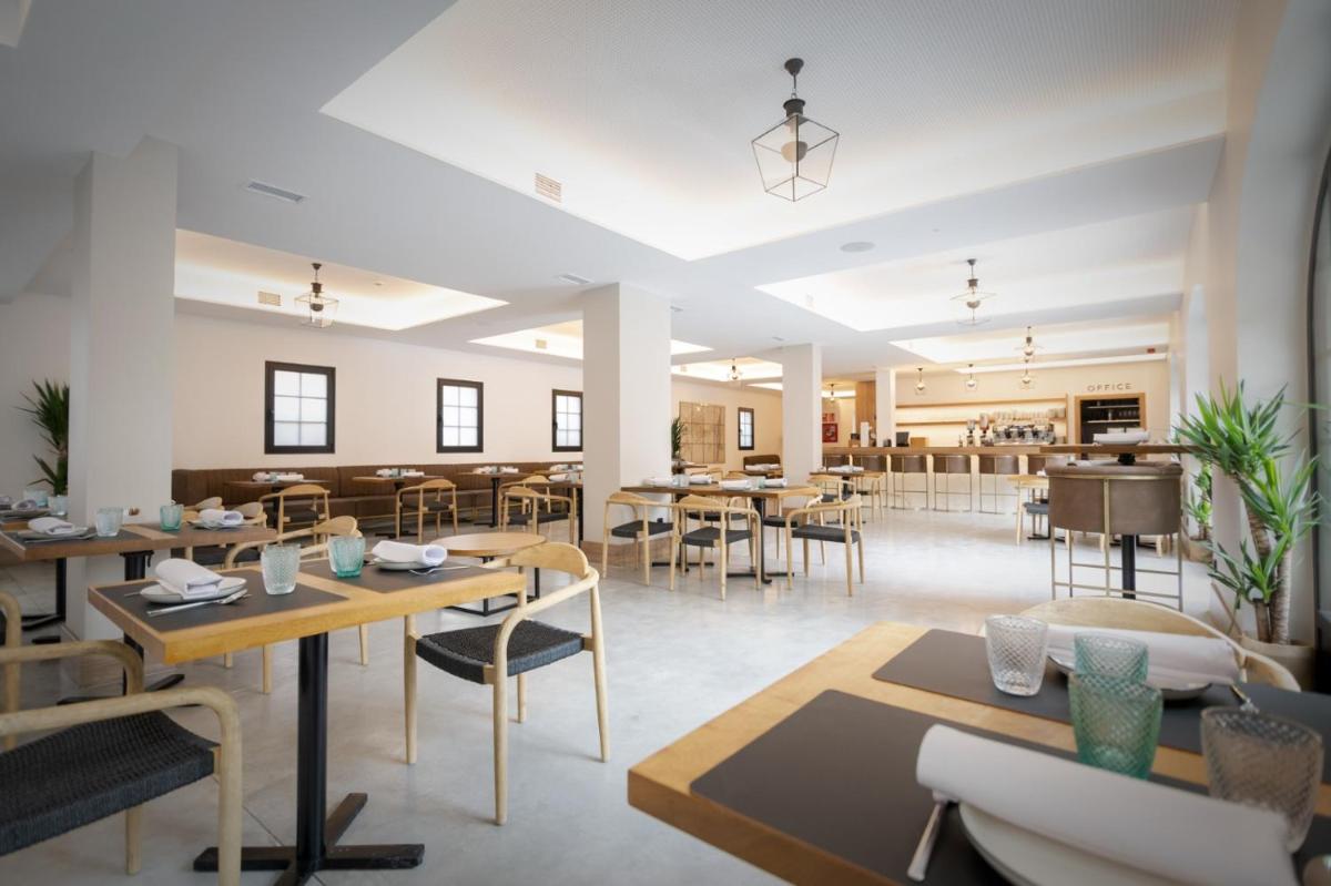 Un restaurante o sitio para comer en Hotel & Spa Convento San Francisco