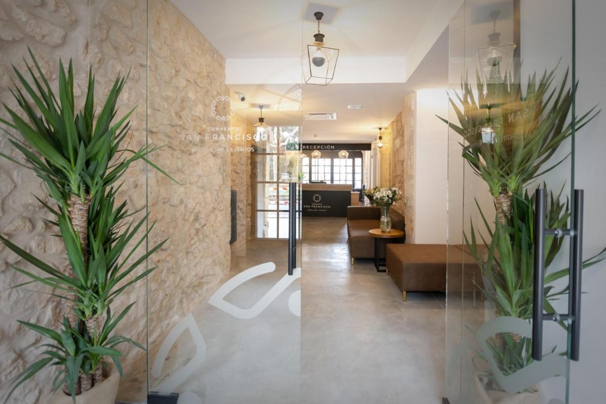 Un baño de Hotel & Spa Convento San Francisco