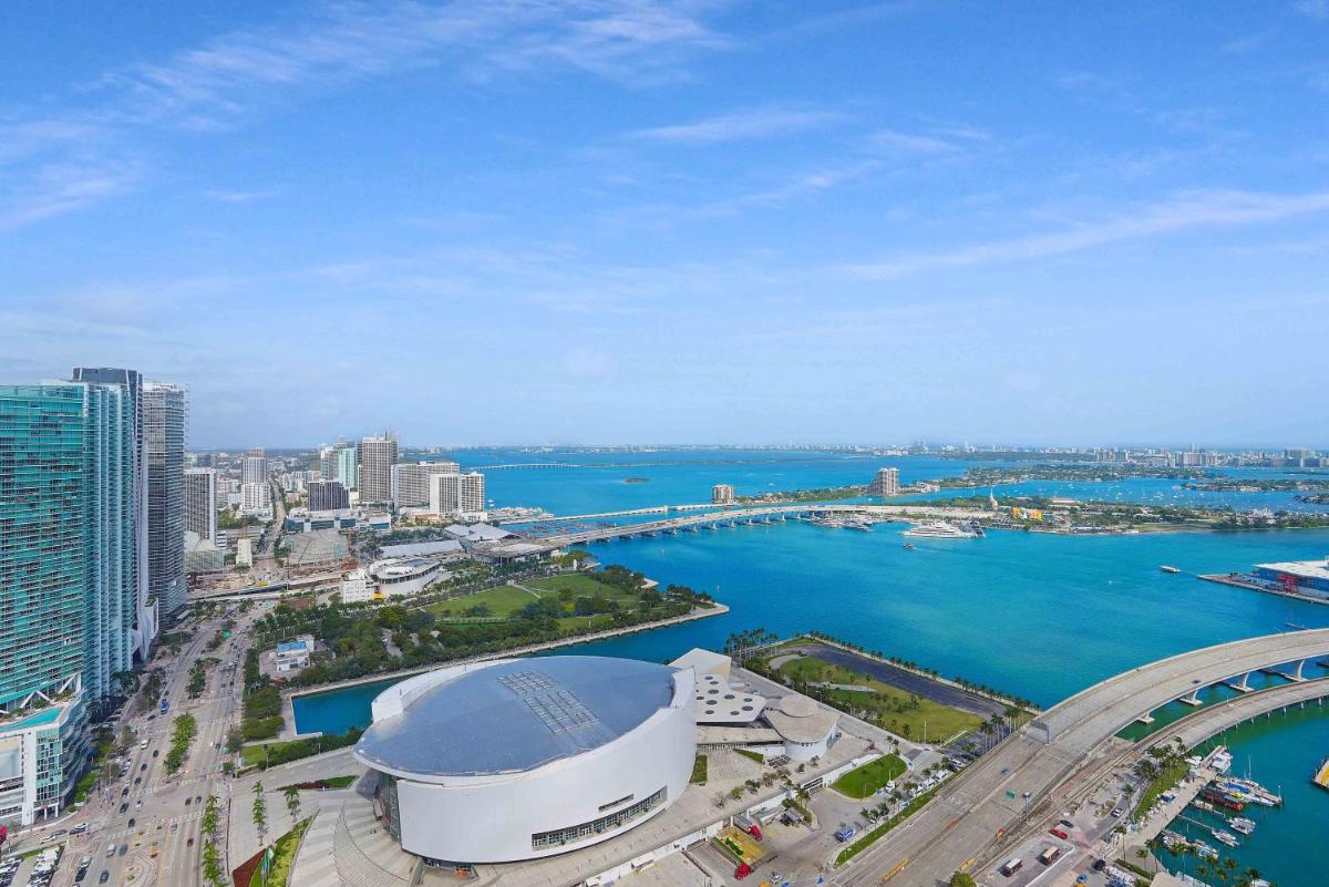 Downtown Apartment in Miami with a Bayfront View - Housity
