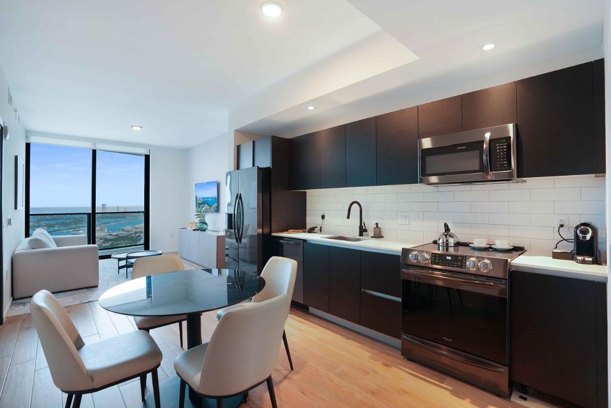 Downtown Apartment in Miami with a Bayfront View - Housity