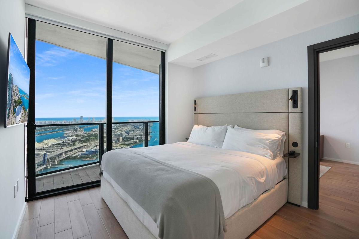 Downtown Apartment in Miami with a Bayfront View - Housity