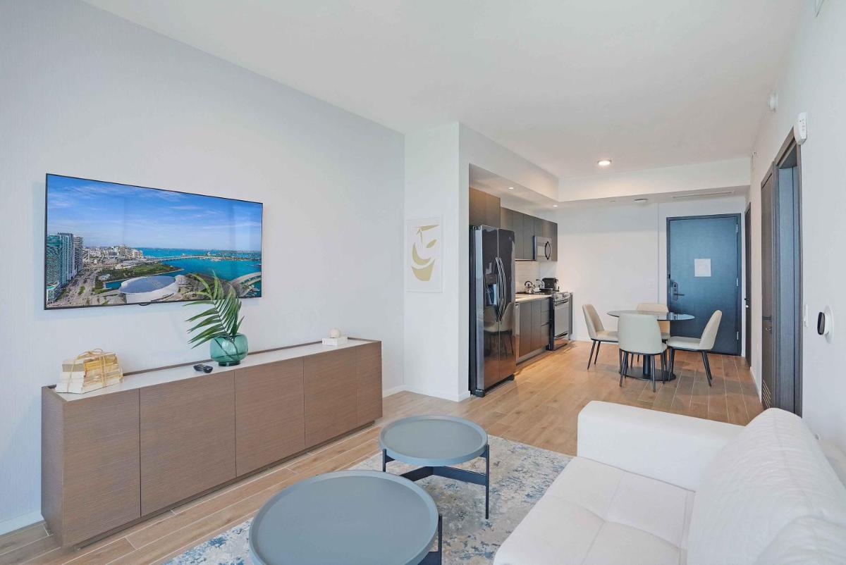 Downtown Apartment in Miami with a Bayfront View - Housity