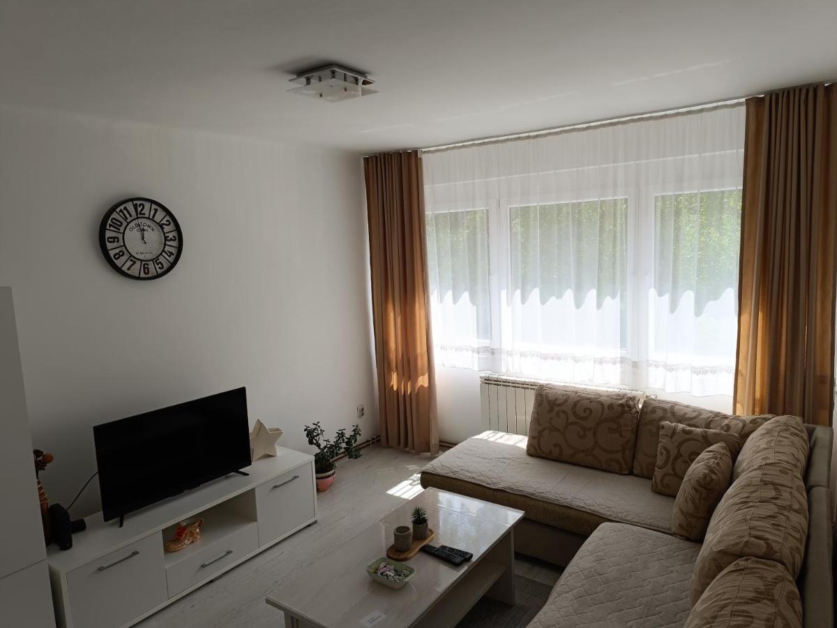 White & Tidy - Apartment Sarajevo - Housity