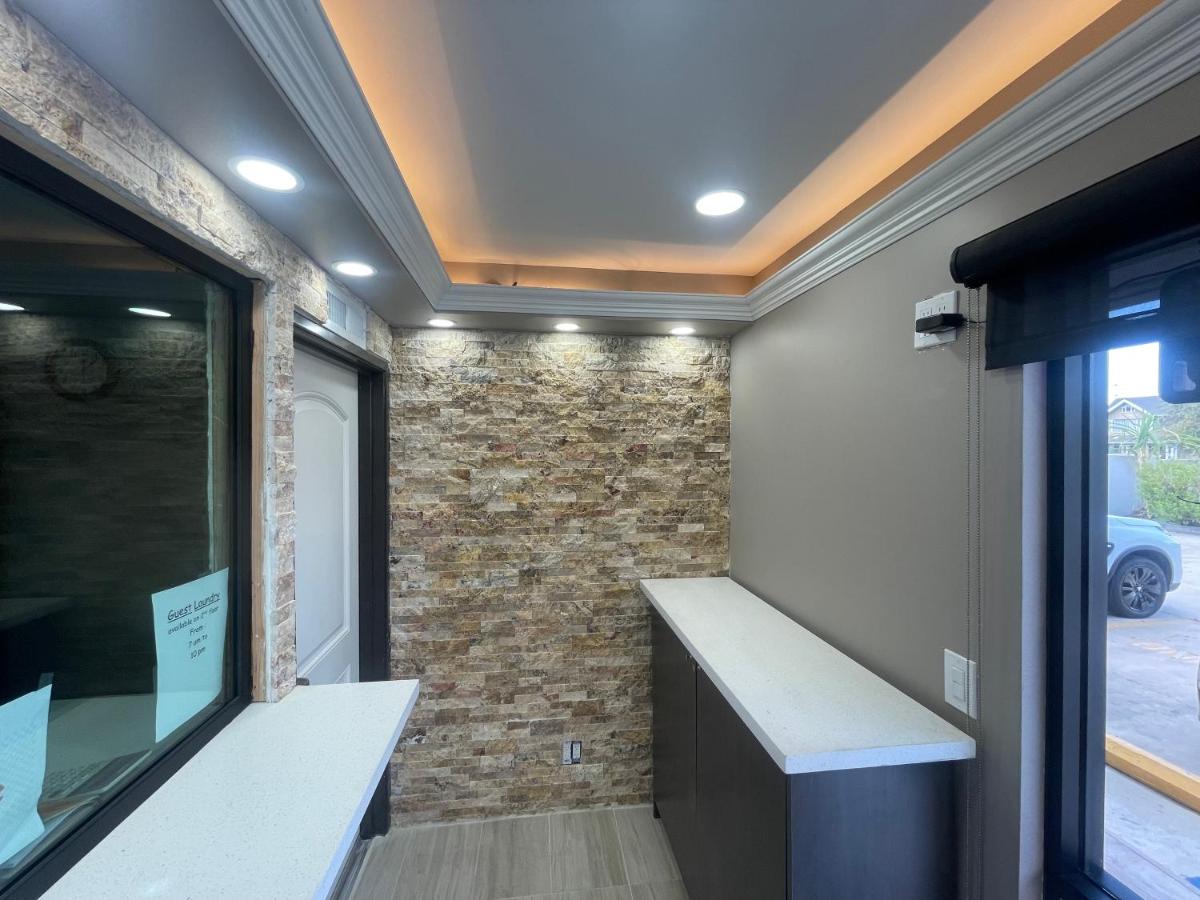 Economy Inn - Housity