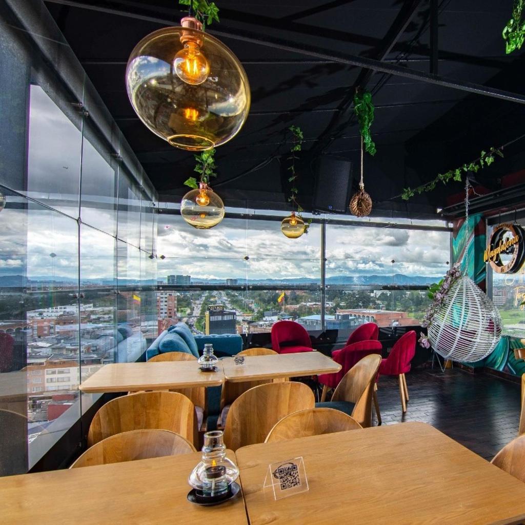 Hotel American Visa Tower - Housity