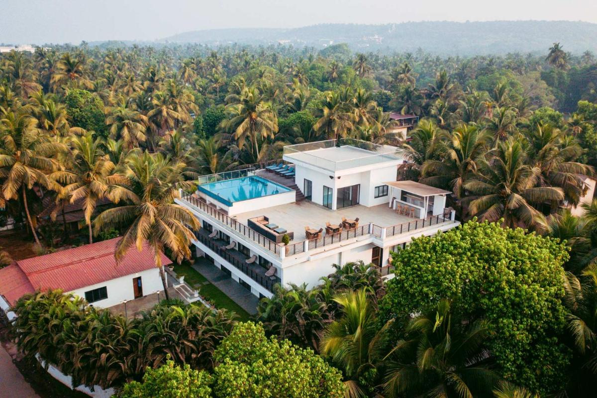StayVista Ashore 6BHK Infinity Pool Ocean View- Morjim - Housity