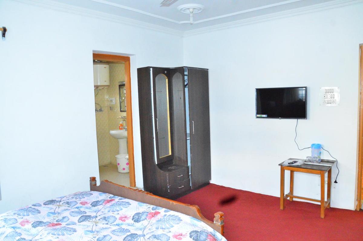 Hotel John's Palace - Housity