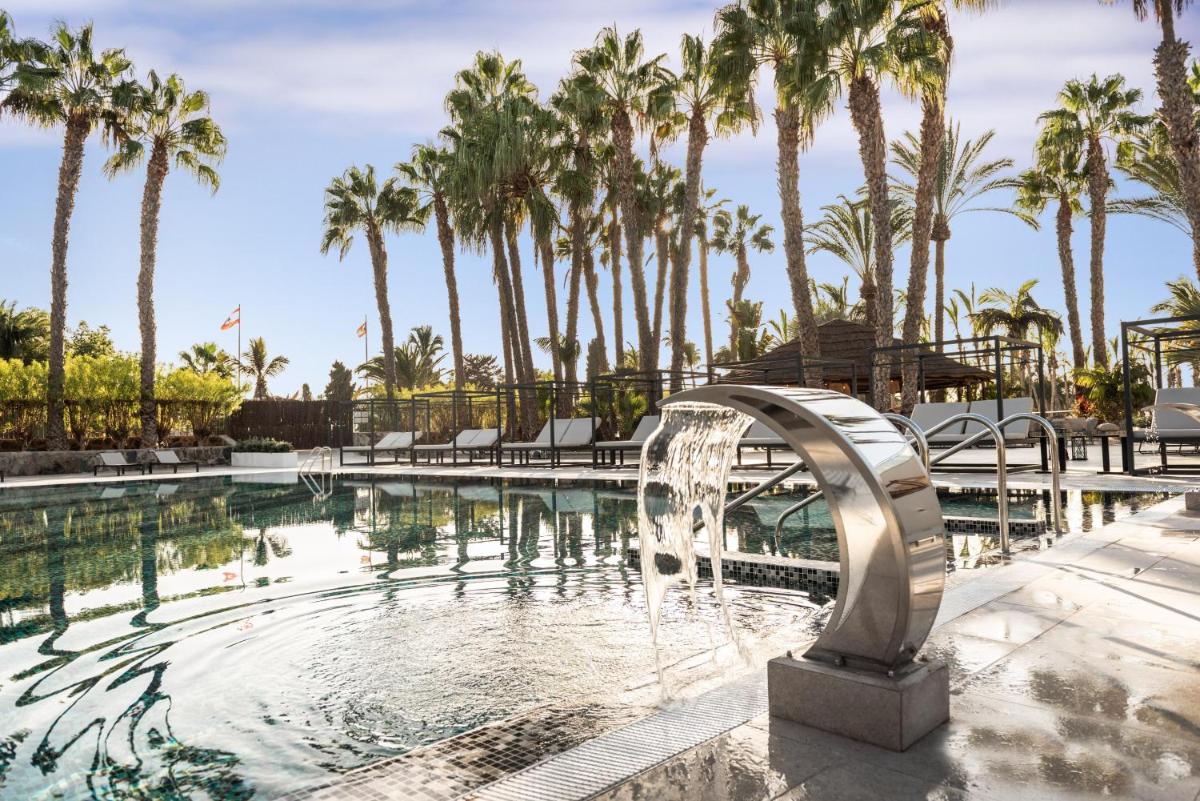 Piscina en o cerca de Maspalomas Princess