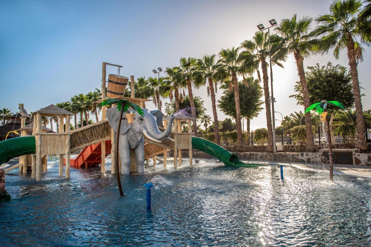 Piscina en o cerca de Maspalomas Princess