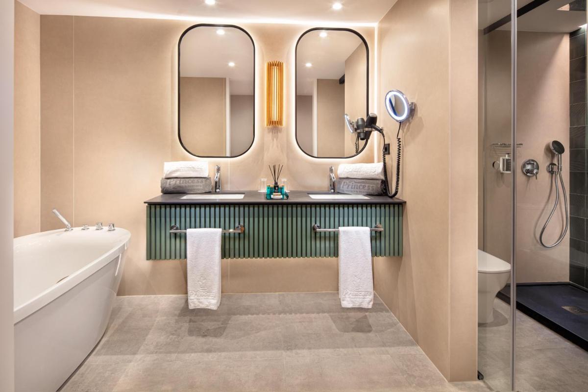 Un baño de Princess Inspire Tenerife - Adults Only