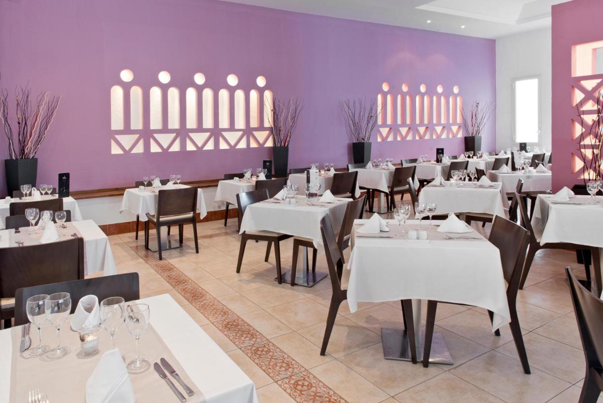 Un restaurante o sitio para comer en Club Jandía Princess
