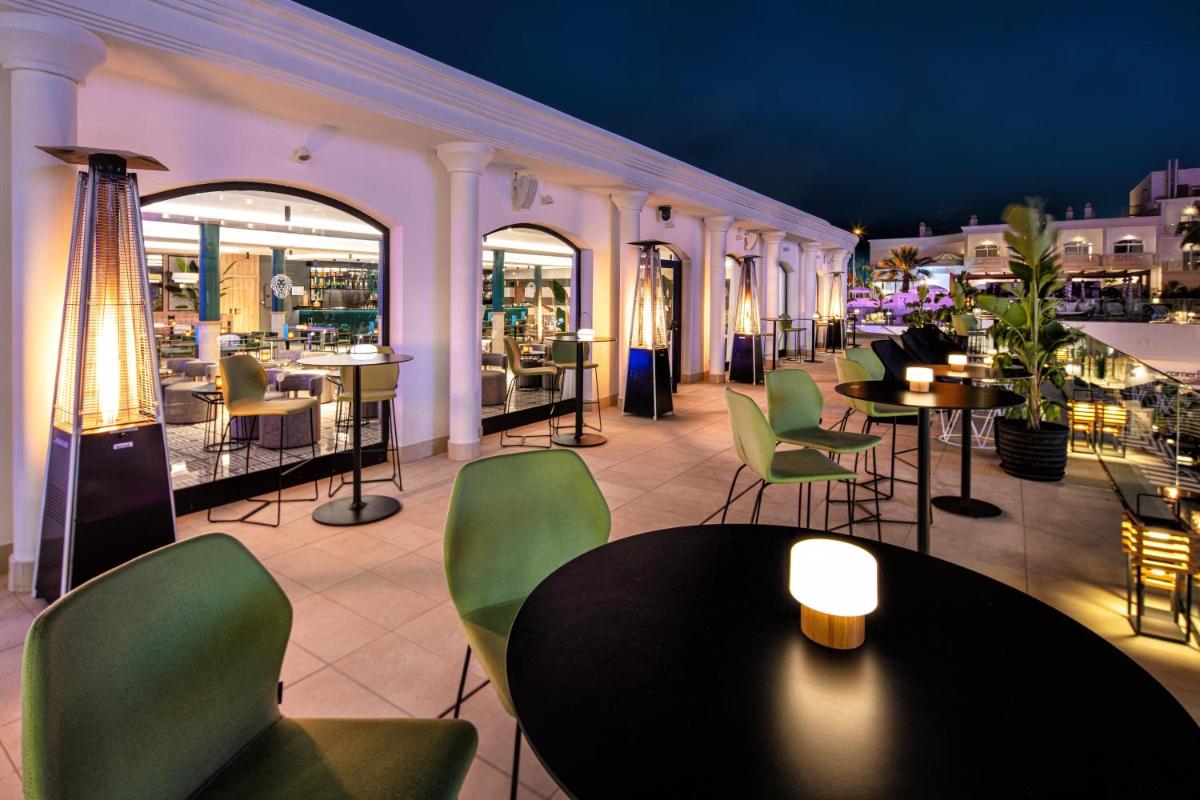 Un restaurante o sitio para comer en Princess Inspire Tenerife - Adults Only