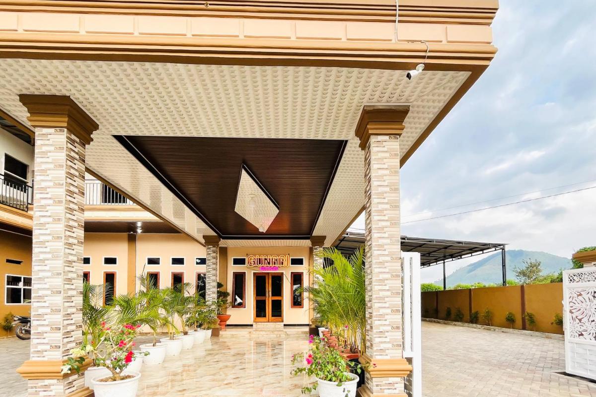 RedDoorz @ Gunari Guest House Merek Karo - Housity