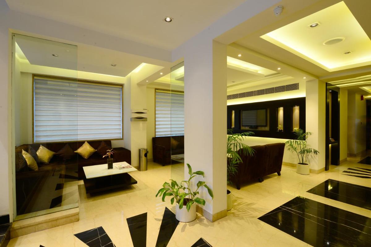 Hotel City Star - Free Airport Pickup - Housity