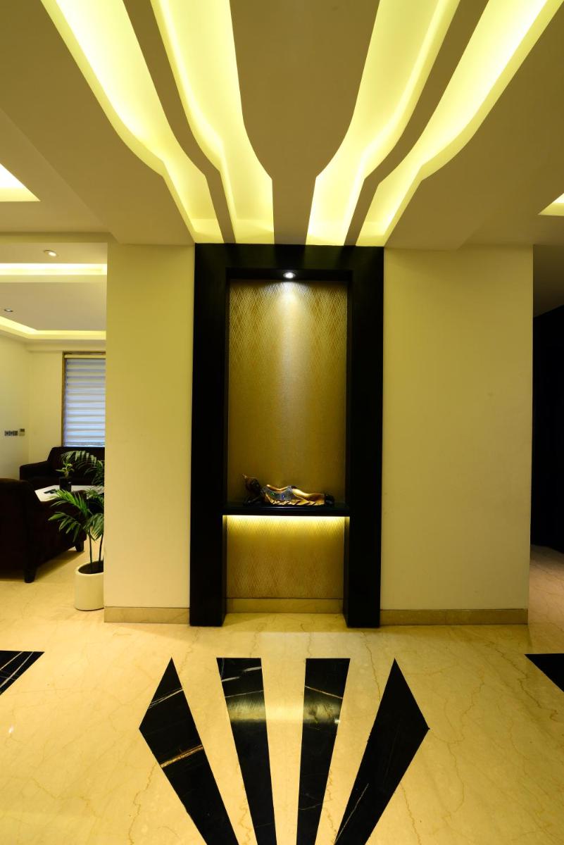 Hotel City Star - Free Airport Pickup - Housity