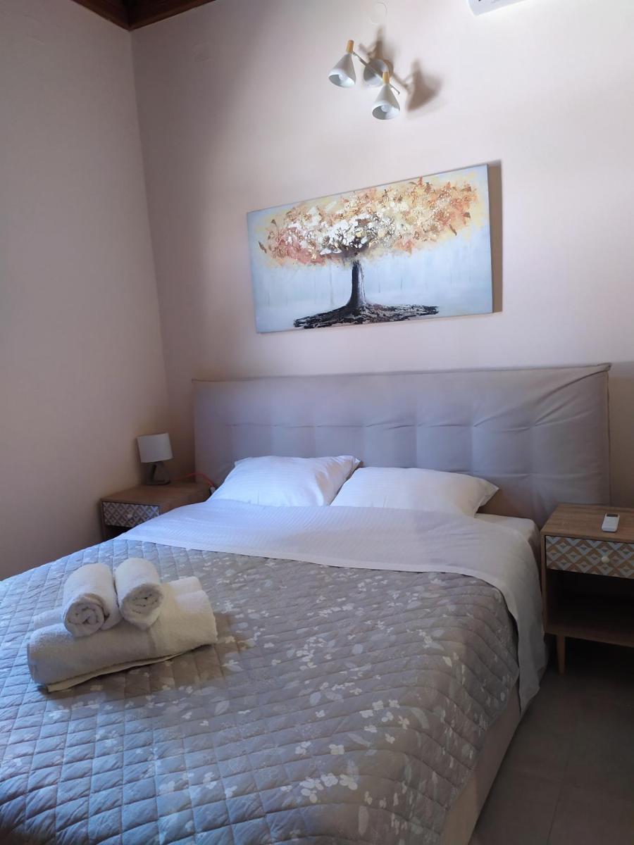 Margarita's House by the beach - Housity