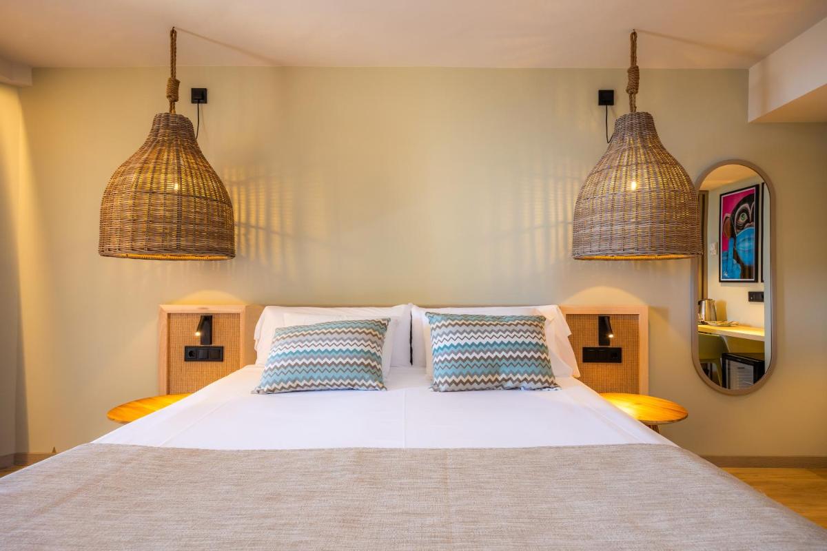 Cama o camas de una habitación en Marins Beach Club - Adults Only Hotel