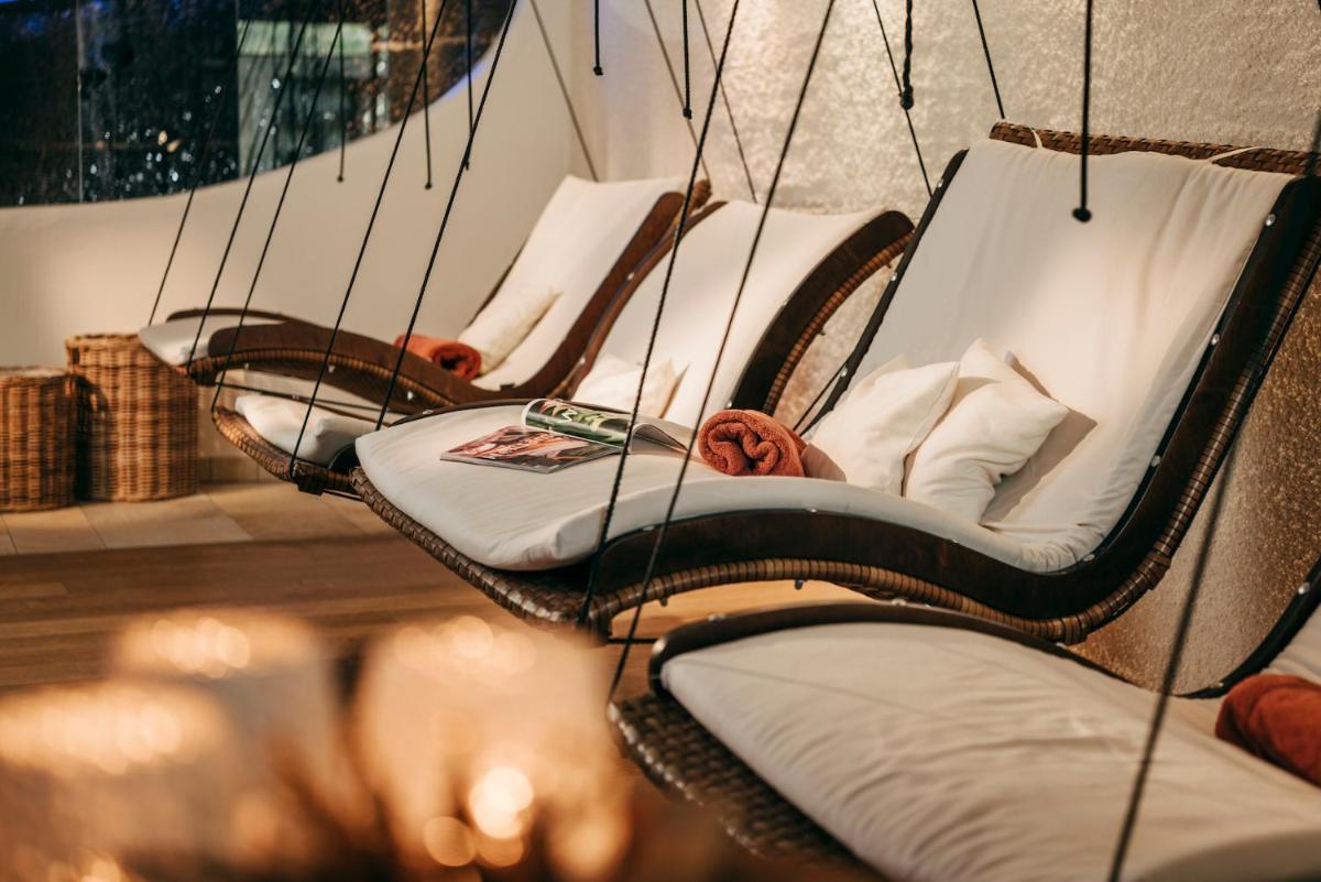 Ein Sitzbereich in der Unterkunft Hotel Deimann