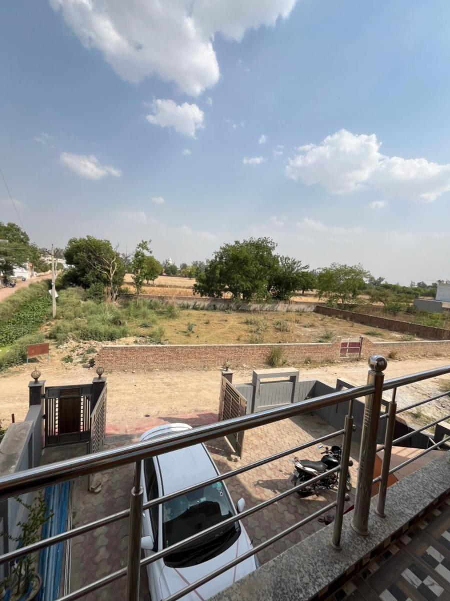 Priyakant inn - Housity