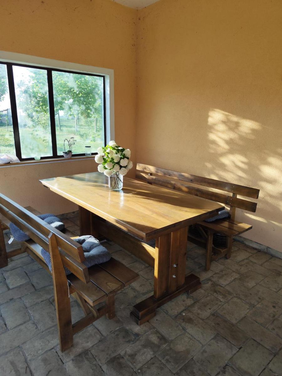 Well-located rural house on a spacious fenced lot - Housity