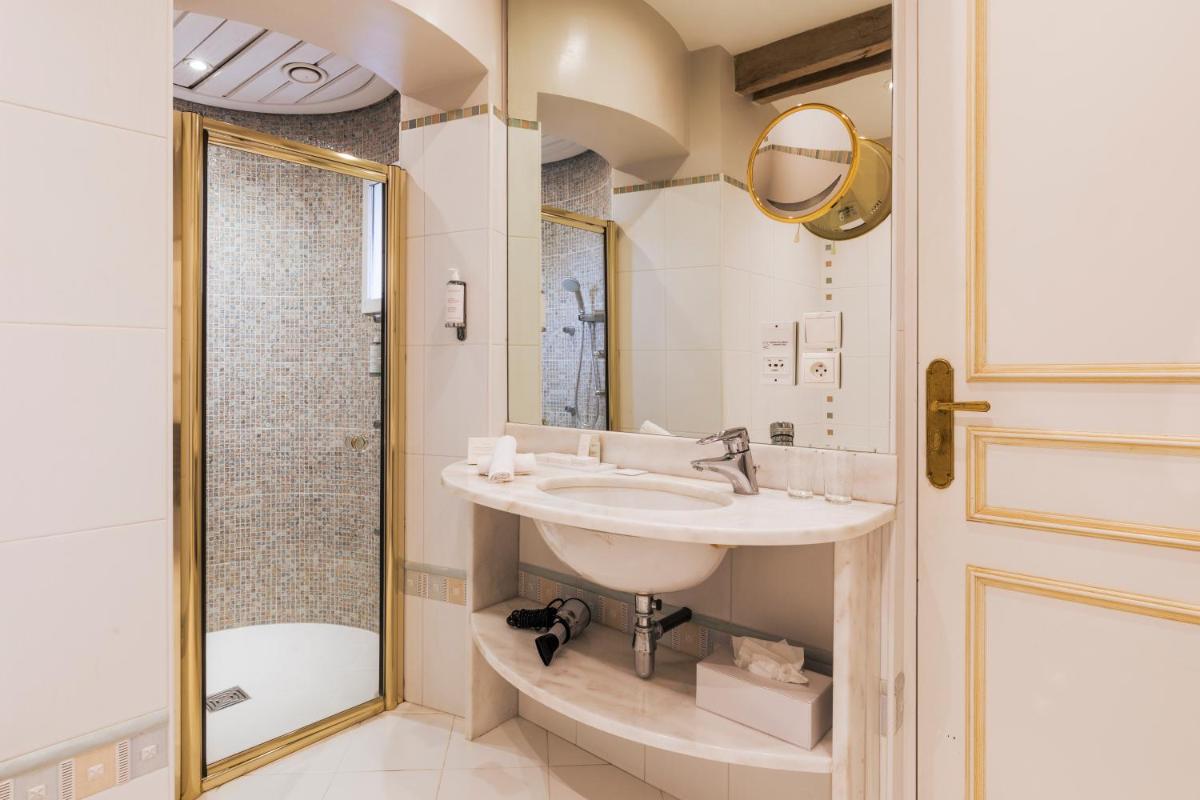Salle de bains dans l'établissement Les Hauts de Loire Relais & Châteaux