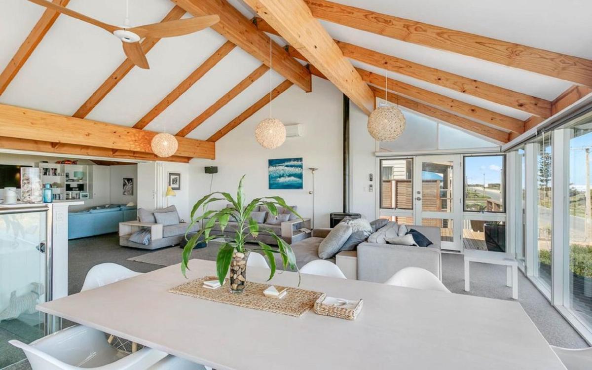 Glass House By The Ocean Wi-fi - Housity
