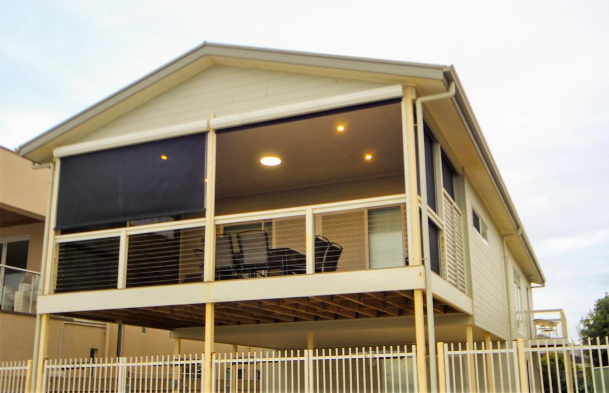 Seaford Beachfront House - Housity