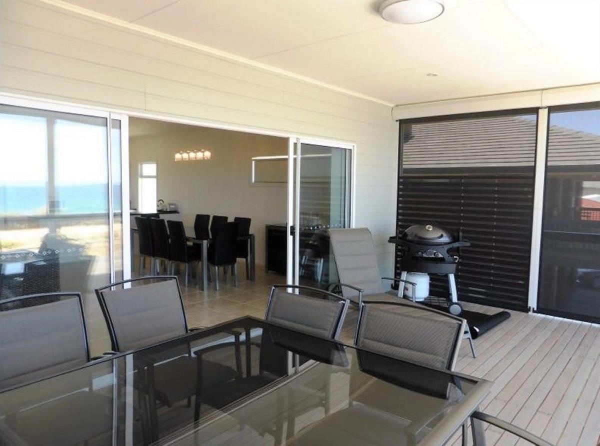 Seaford Beachfront House - Housity