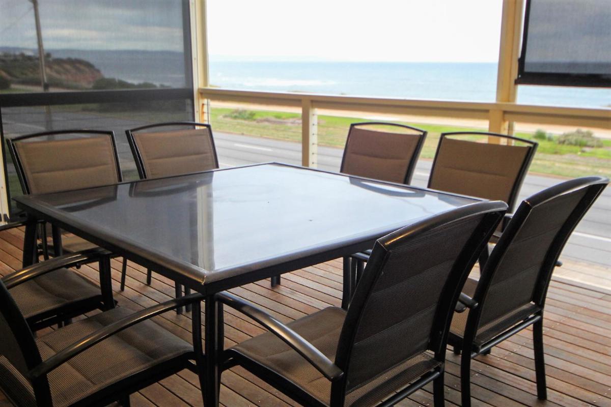 Seaford Beachfront House - Housity