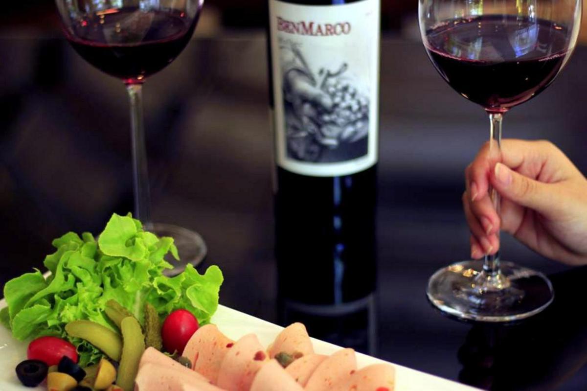 Rimnaam Klangchan Hotel - SHA Plus - Housity