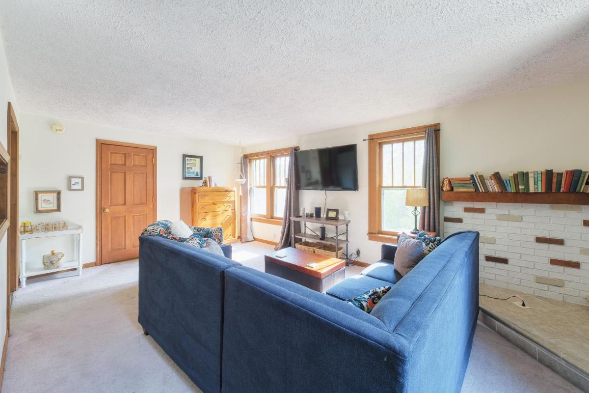 Mystic Cottage 1940 - Housity