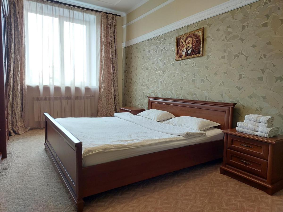 Двокімнатні апартаменти у центрі - Hizvo