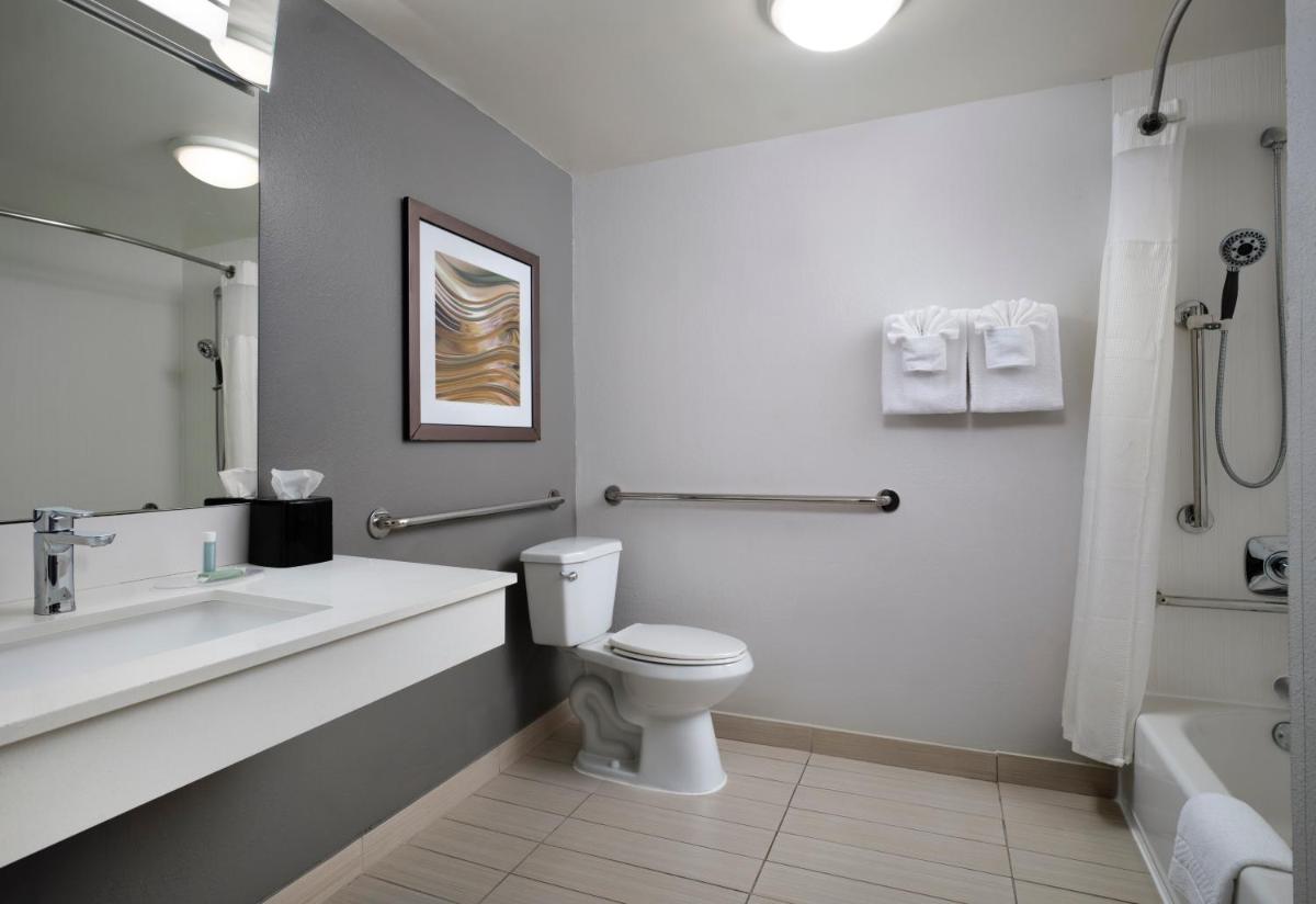 Courtyard Fort Myers Cape Coral - Housity