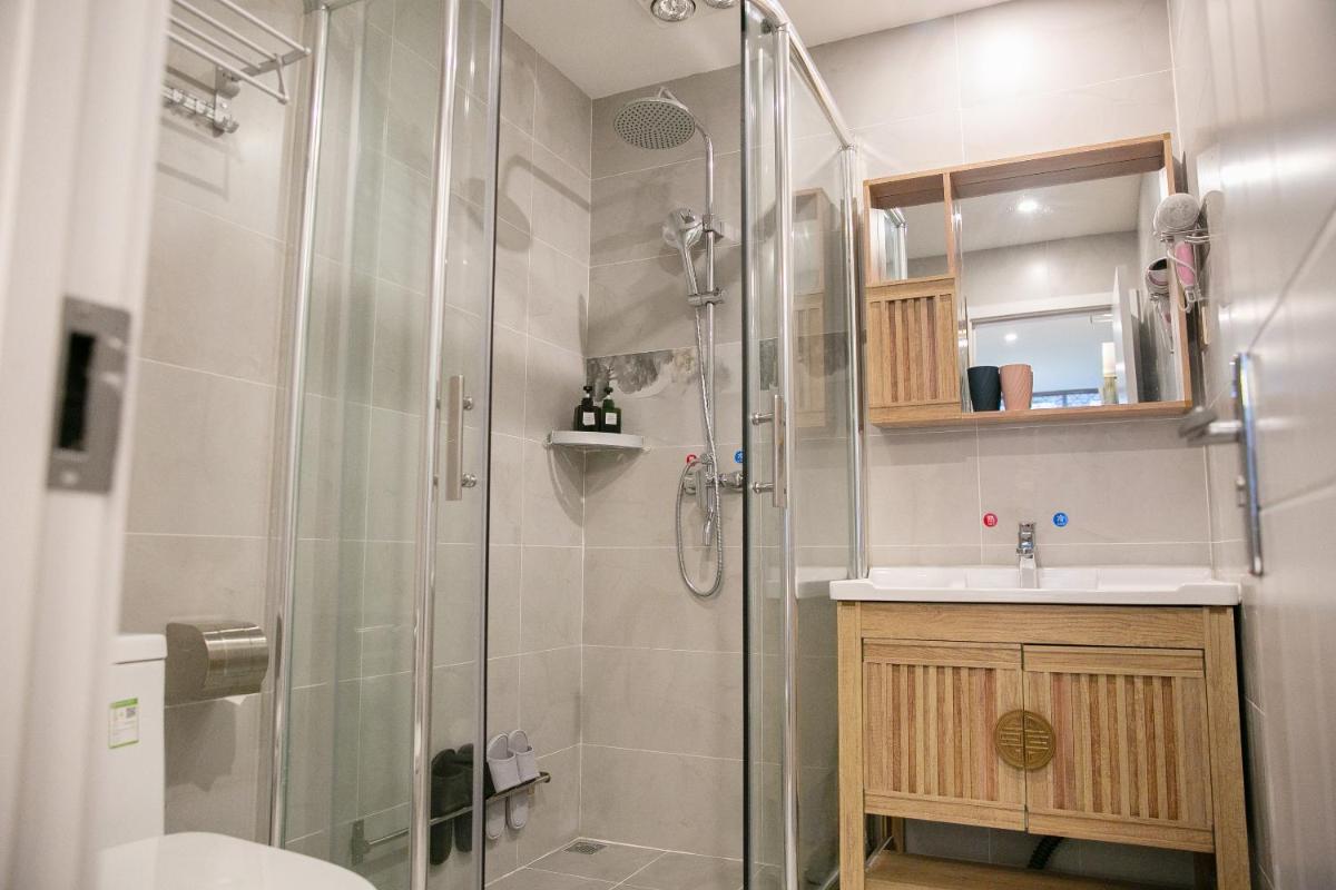 Rong Hotel - Beijing Nanluoguxiang Branch - Housity