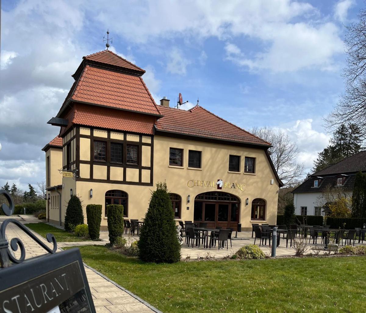 Das Gebäude in dem sich das Hotel befindet