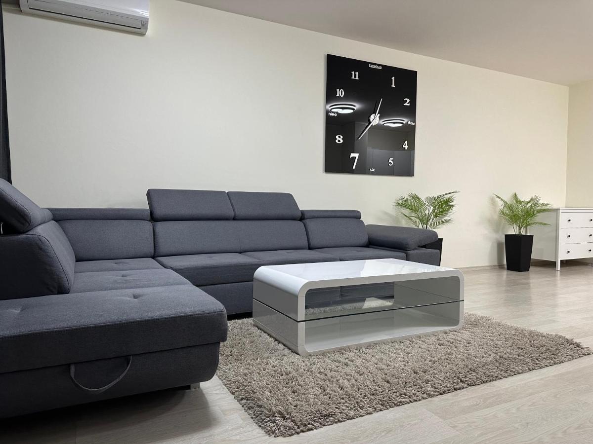 Apartments Las Tres Palmas - Housity