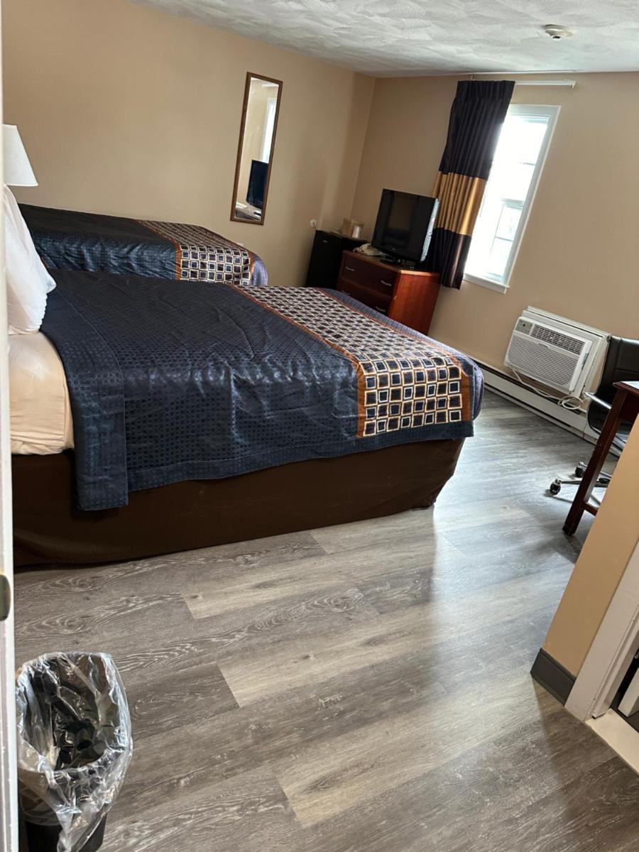 Wickford Motor Inn - Housity