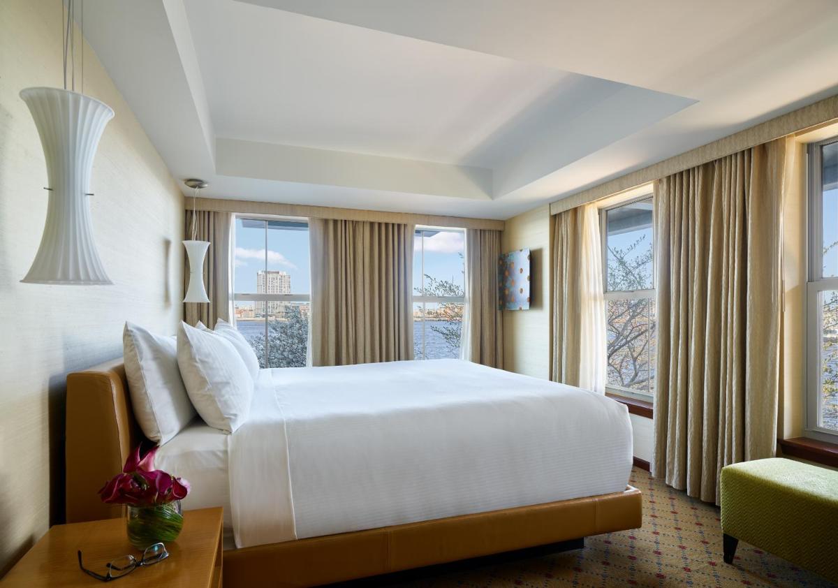 Battery Wharf Hotel, Boston Waterfront - Housity