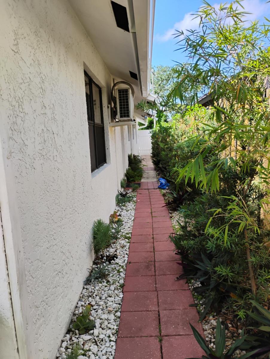 Tropical Hideaway! - Housity