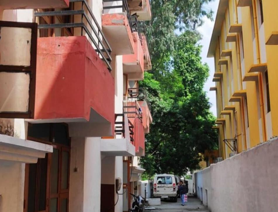 POP Pratiksha - Housity