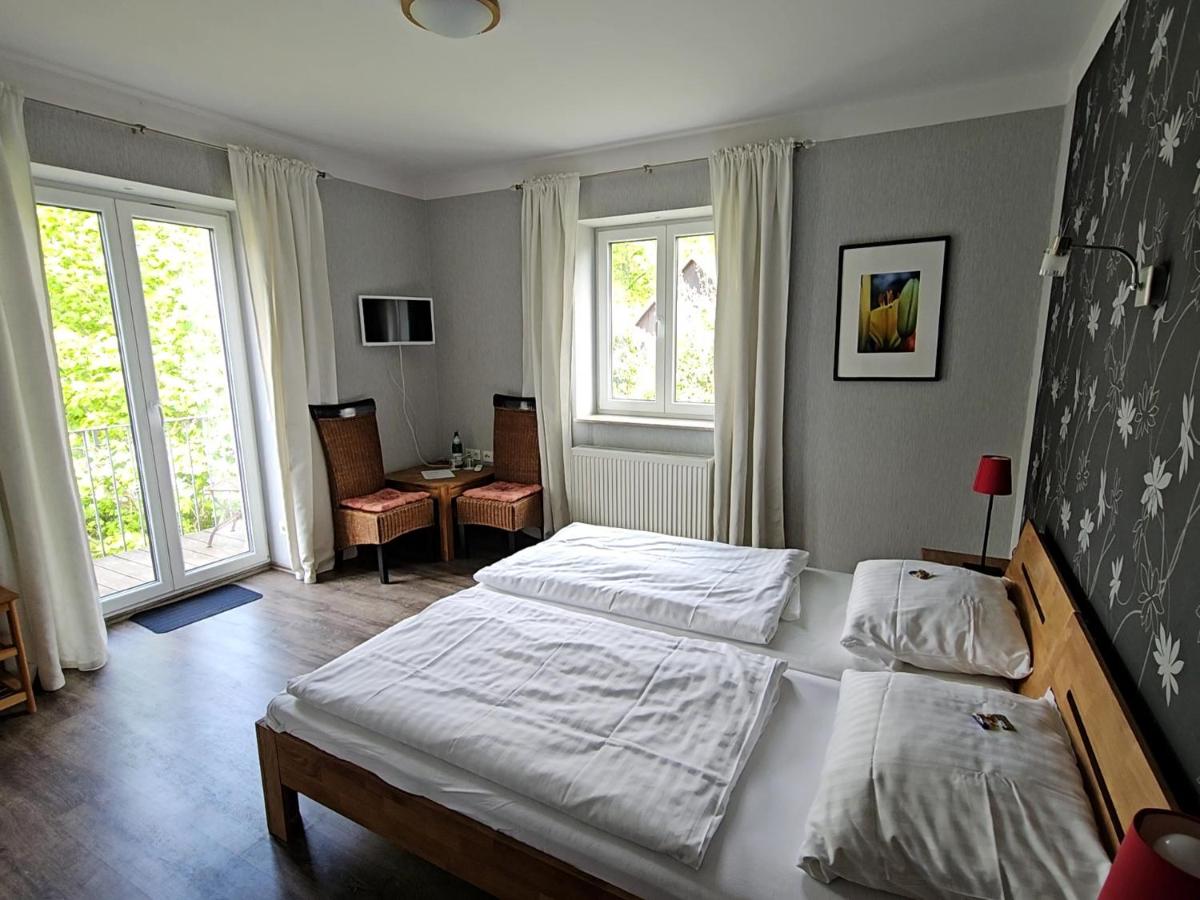 Cellino Hotel Prieros - Housity