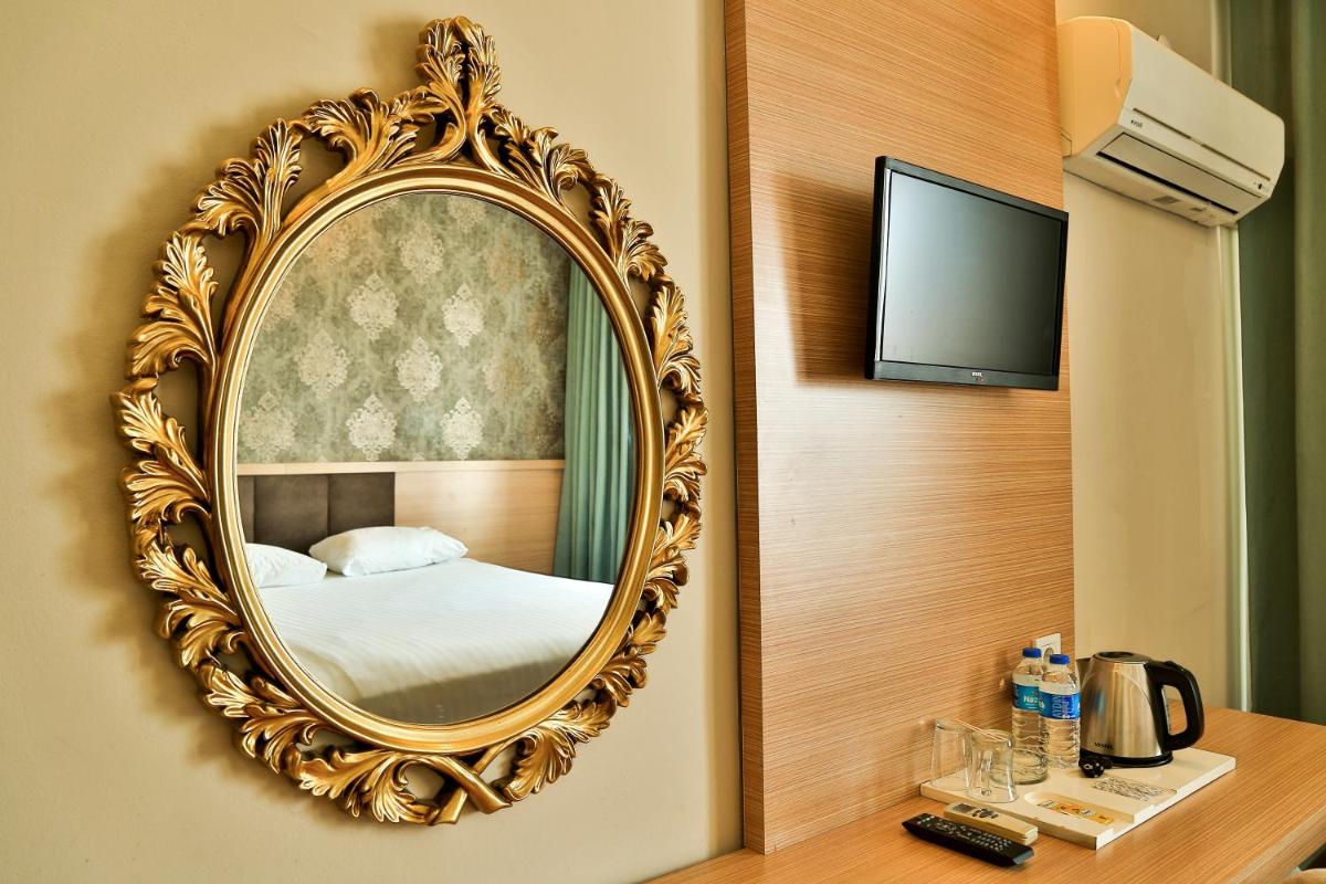 Start Hotel - Housity