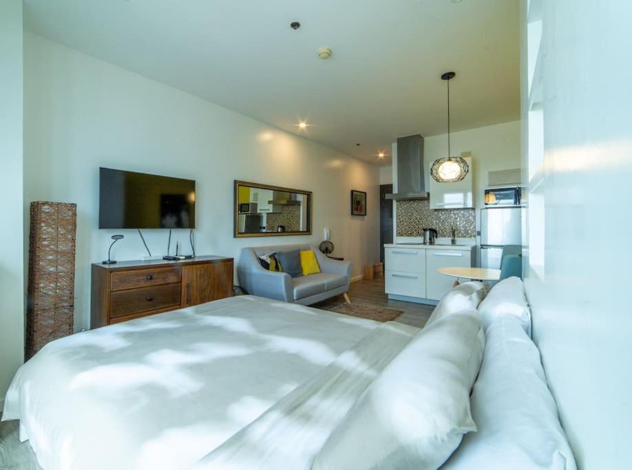 StayHere 5 Star Studio Amenities Starlit View - Housity